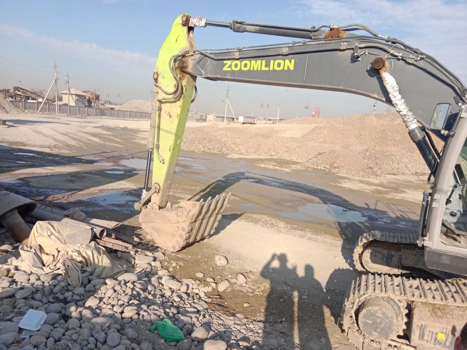 Ekskavatr Zoomlion Ze215G