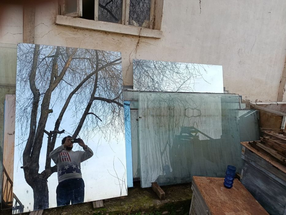 Kalonniy oyna  sotiladi