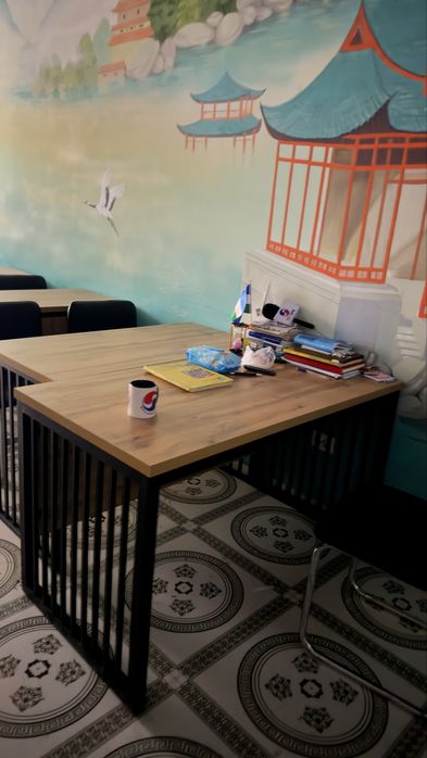 Parta loft uslubida stullari bilan sotiladi