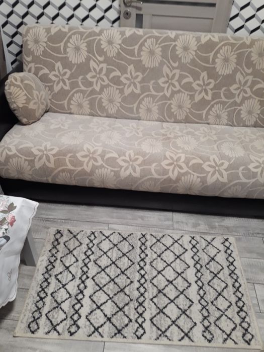 Vand canapea extensibilă