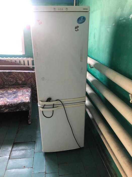 Продам холодильник