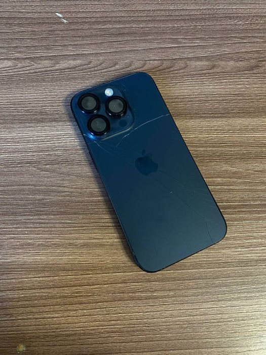 Продам Iphone 15 pro 256