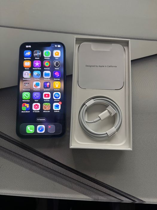 Iphone 13 BLUE / като нов / 90% батерия