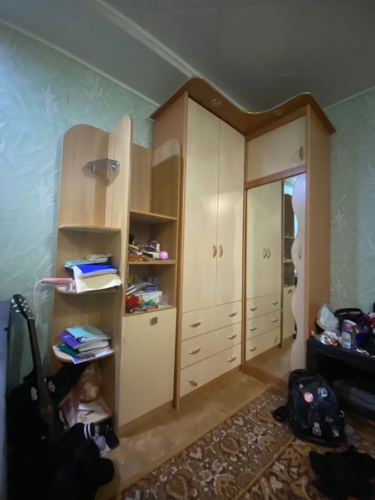 Продам угловой шкаф