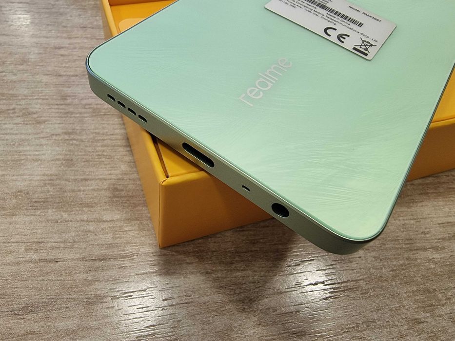 Телефон Realme 12 5G