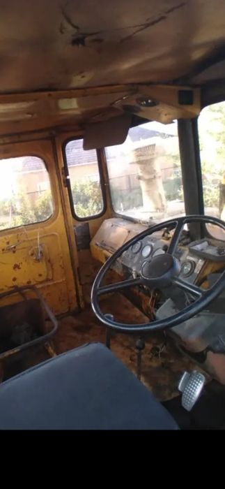 Трактор к 701 с лопатой