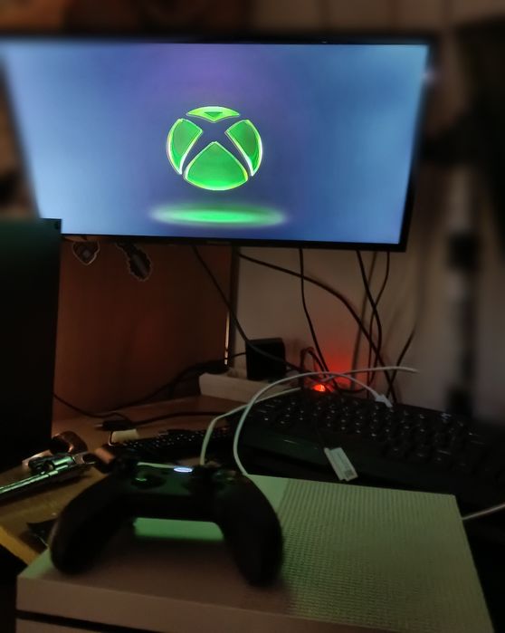 Xbox one s în stare buna