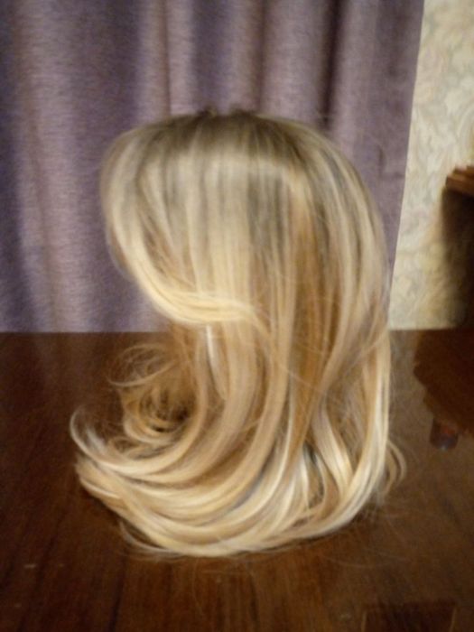 Продается парик женский, европейского качества