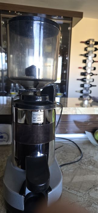 Професионална кафемелачка