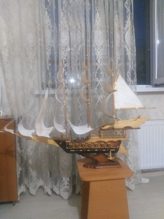 ПРОДАМ макет Корабля.
