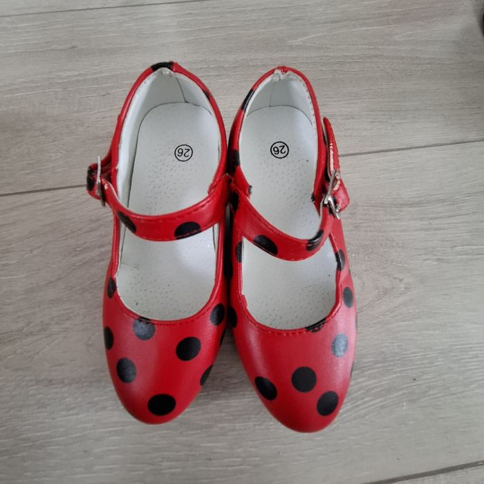 Продам детскую обувь, фламинго!