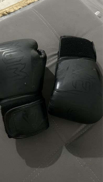 Продам перчатки веном брали с каспи