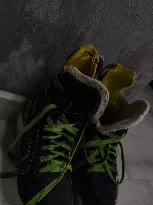 Продам Коньки хоккейные