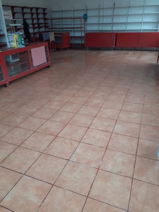 Închiriez spațiu comercial
