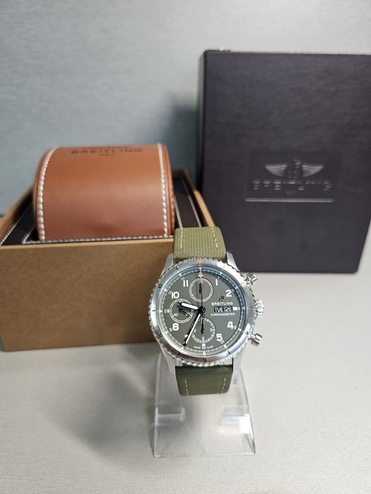 Breitling AVIATOR 8 chronograph 43 CURTISS WARHAWK оригинален часовник