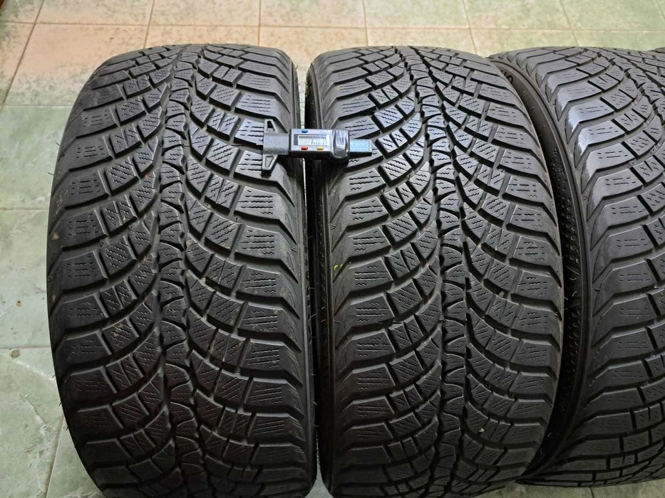 4 anvelope 235/40 R19 Khumo