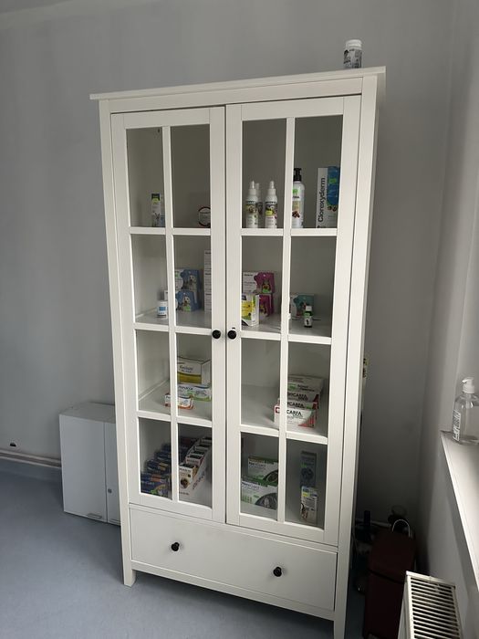 Vand dulap cu vitrina