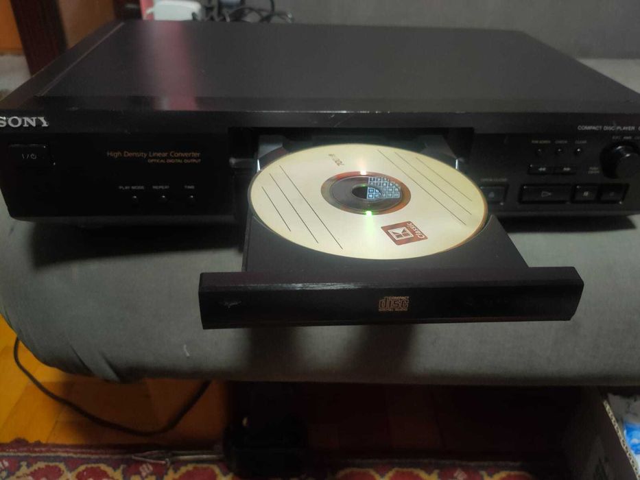 Sony CDP XE 220, Kenwood DFP 1030 cd player