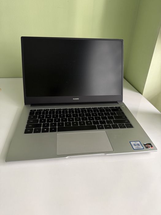Huawei Matebook D14 - 8GB RAM, 447GB SSD