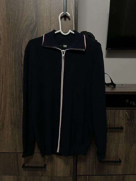 Продам срочно свитер