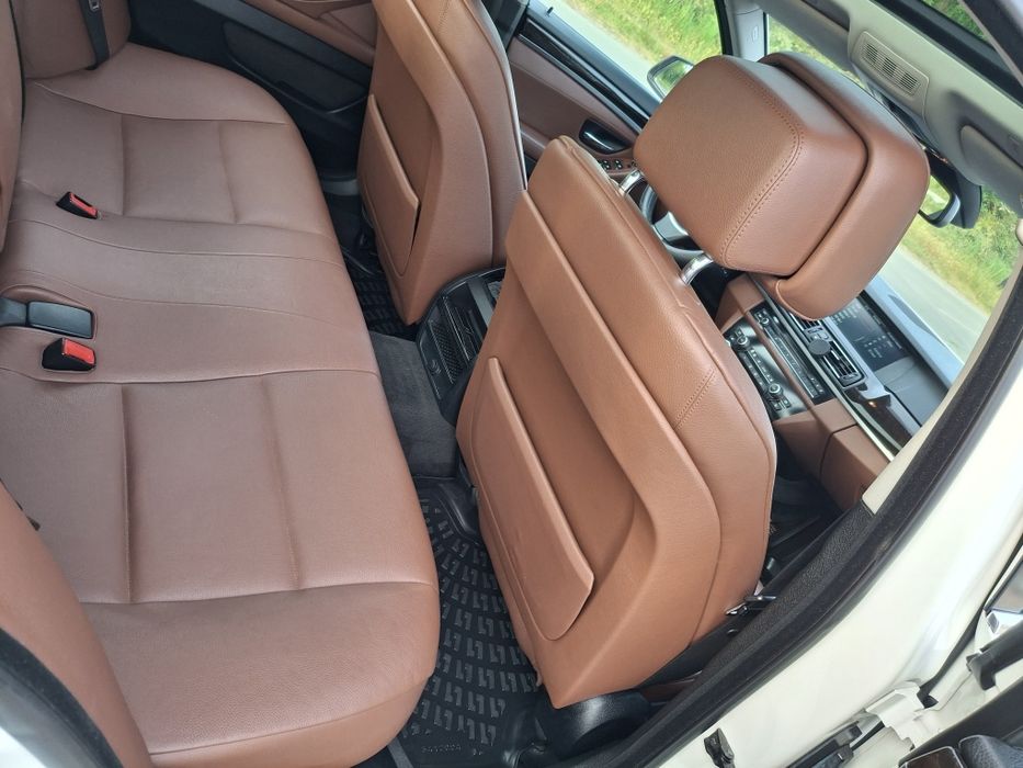 Продавам БМВ Ф10/3000куб/Бензин