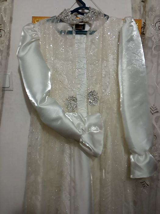 - свадебное платье