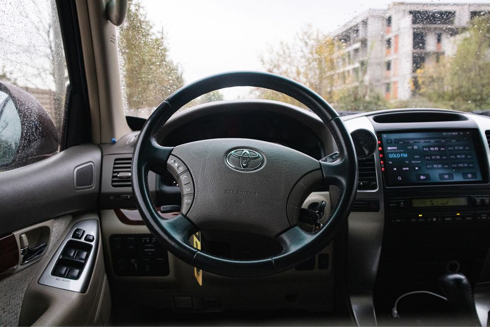 Vând Toyota Land Cruiser
