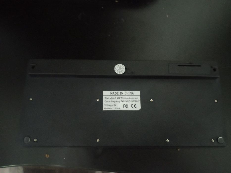 Продам клавиатуру с мышкой.