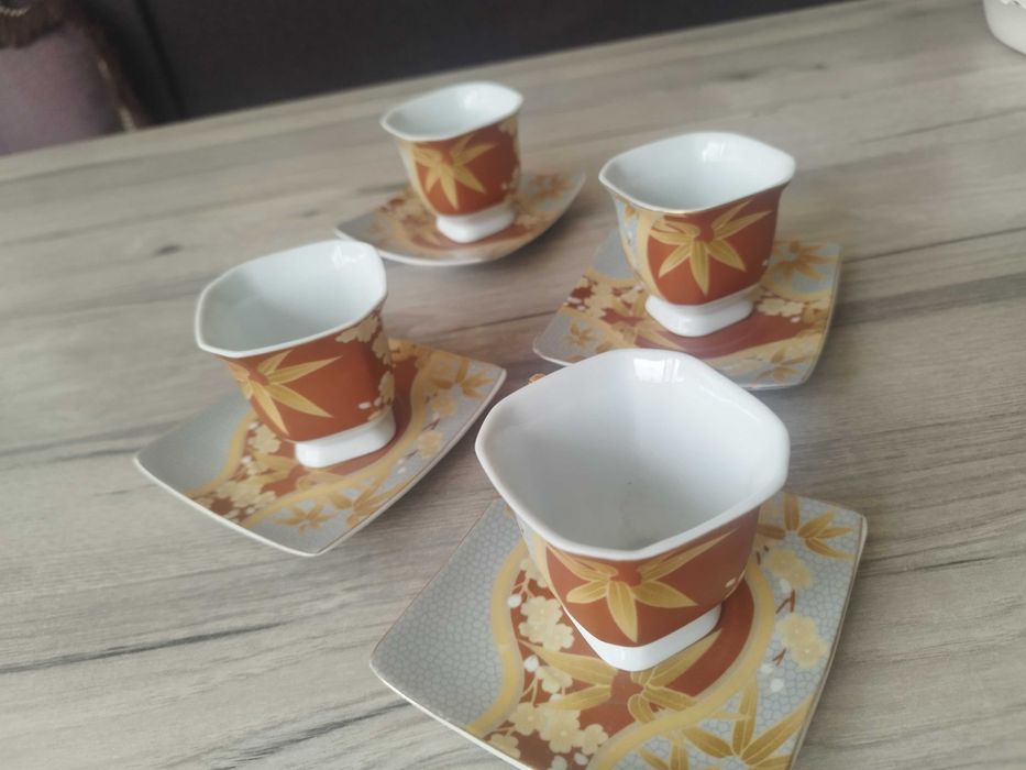 Кофейные пары с золотым напылением.