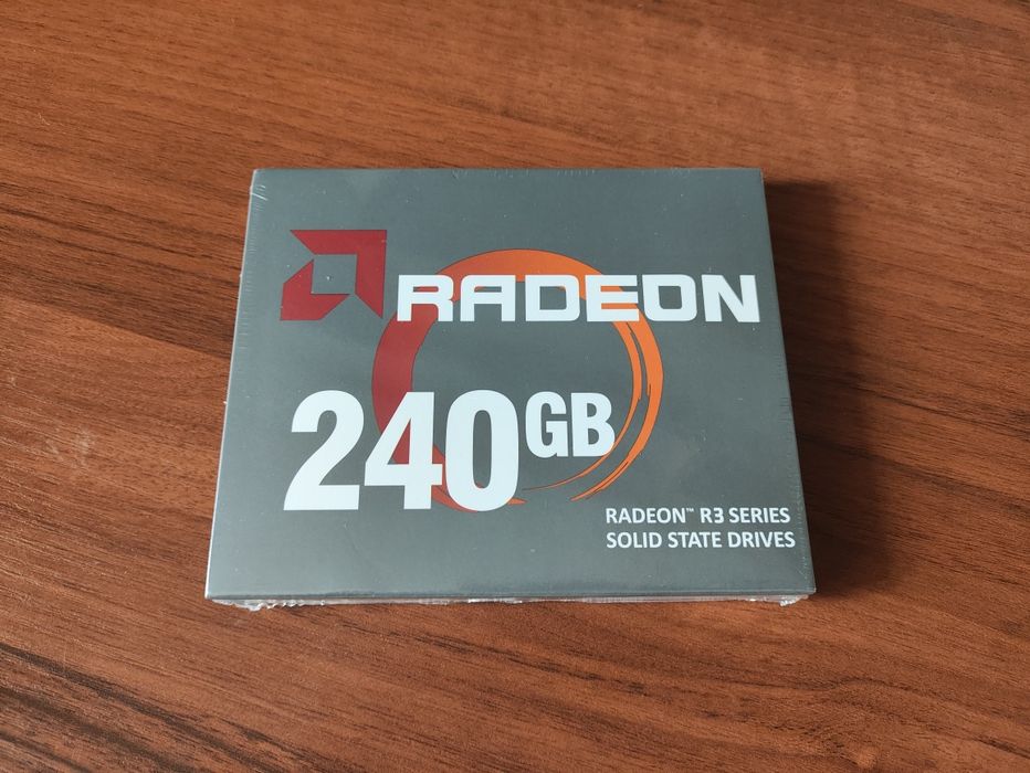 SSD диск 240 Gb. Новые.