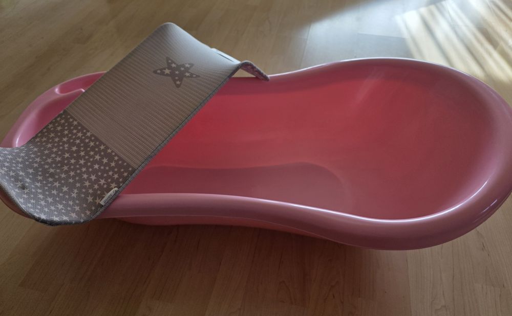 Розово корито за бебе