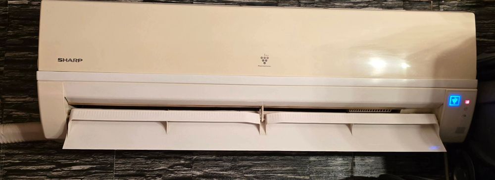 климатик инверорен 12ка Sharp за ремонт или части