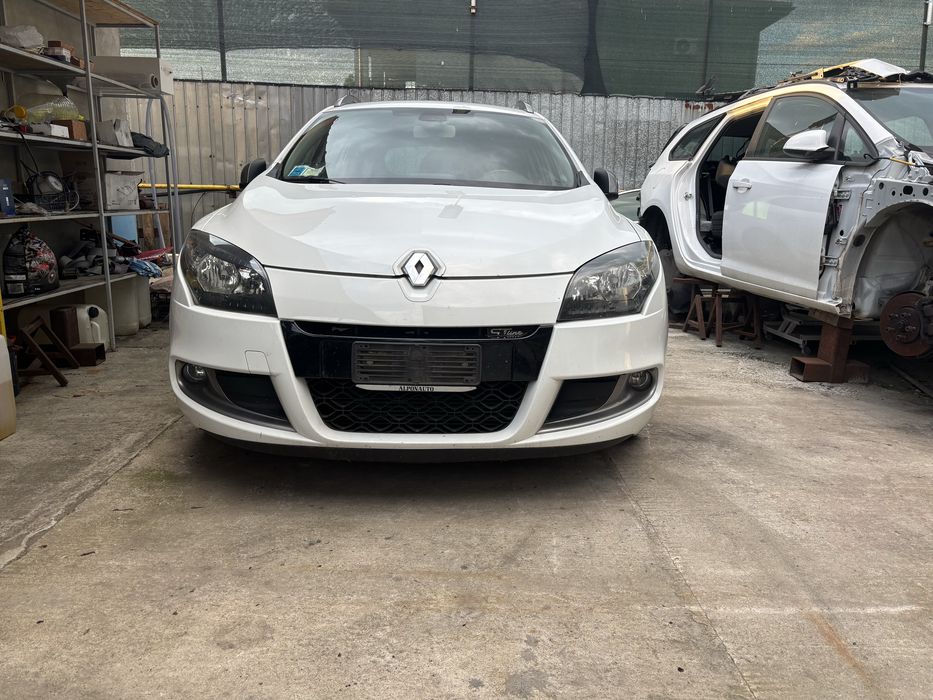 Parbriz renault megane 3 Gtline original pilkington fara senzori
