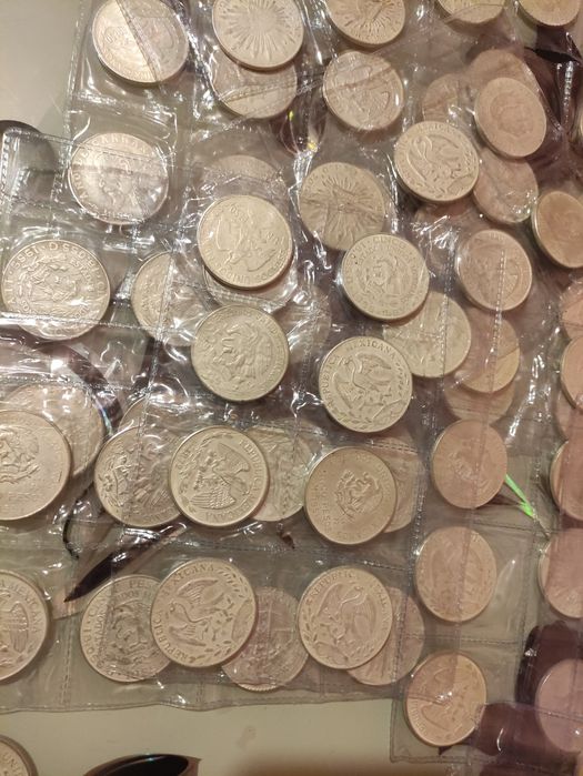 Продавам антични монети