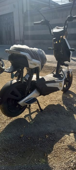 Bugatti skuter 450$