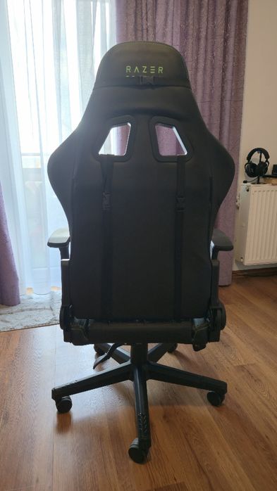 Scaun gaming Razer Legend