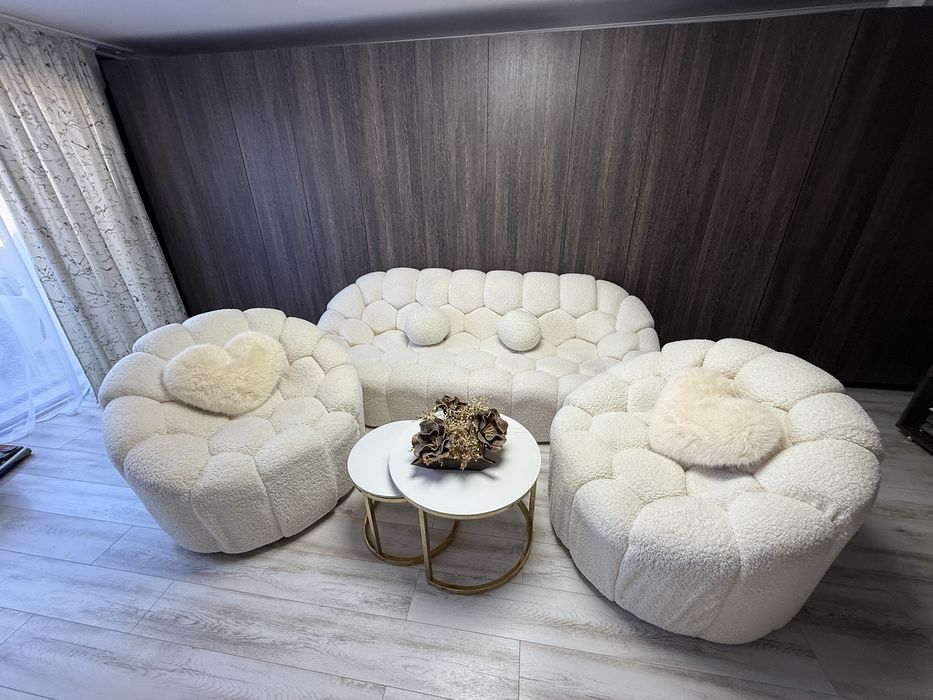 Set Canapea + 2 fotolii, material boucle, bej, în stare perfectă