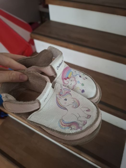 Pantofi din piele
