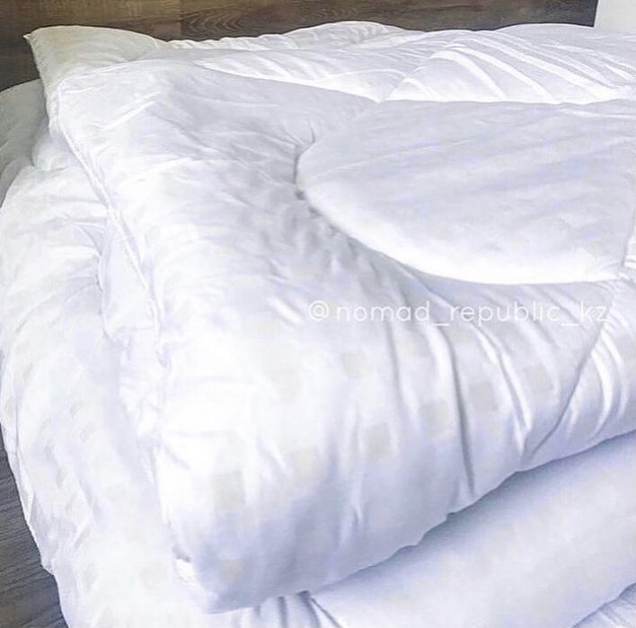 Одеяла отельные воздушные