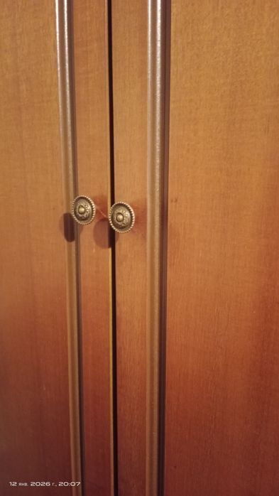 Продам шкаф вместительный