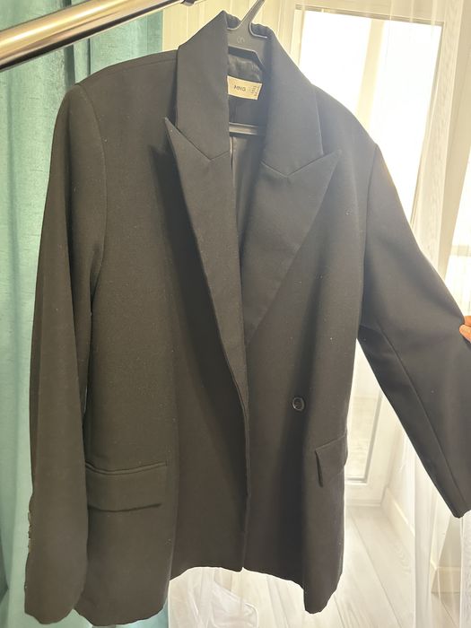 Продаю пиджак Mango размер S