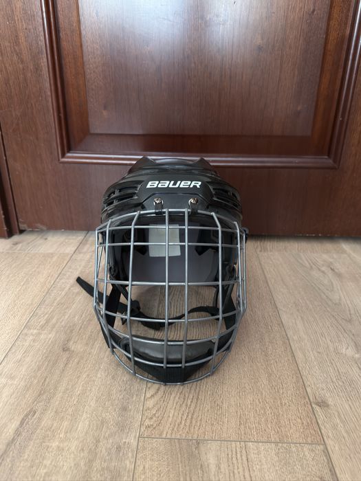 Шлем хоккейный Бауер