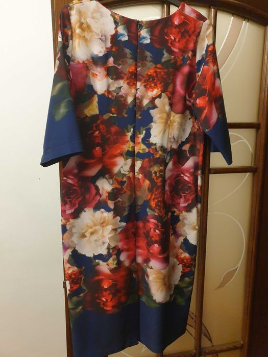 vand rochie model inflorat marime 48-50