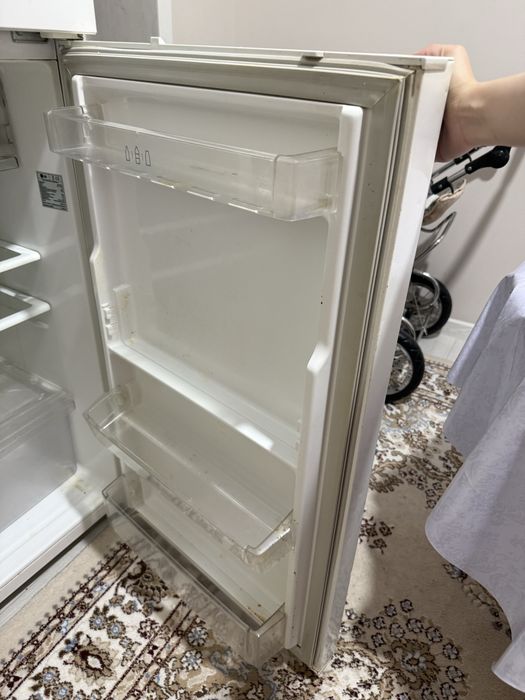 Холодильник Б/У в отличном состоянии