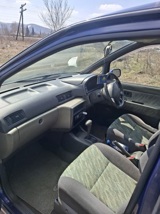 Продам Ниссан Прерия Джой