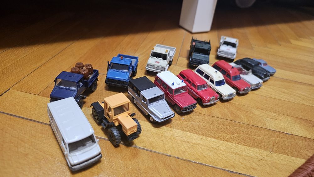 Vand mașinuțe Mercedes vintage 1.87