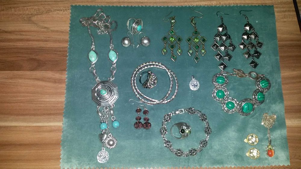 Бижутерия (кольца, серьги, браслеты)