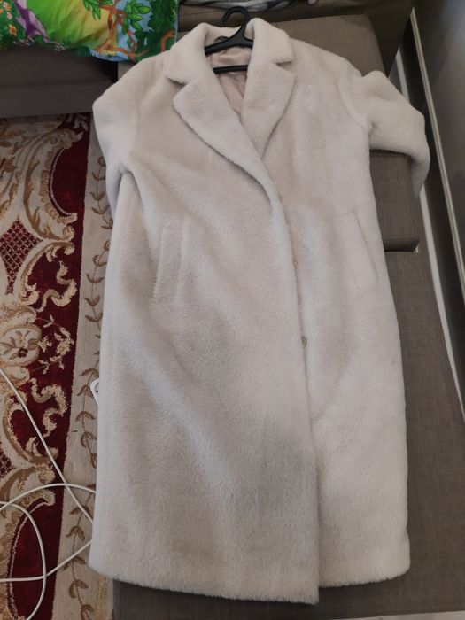Продам шубку белая 44 размер(М)
