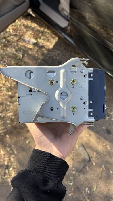 Магнитола JVC KW-R400