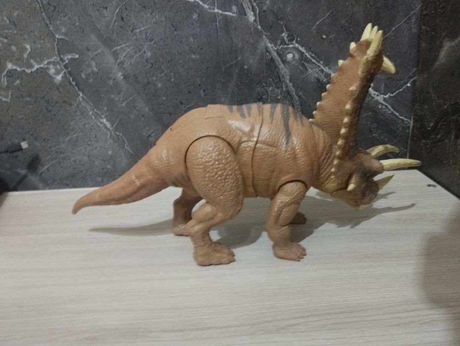 Динозавр mattel Jurassic world